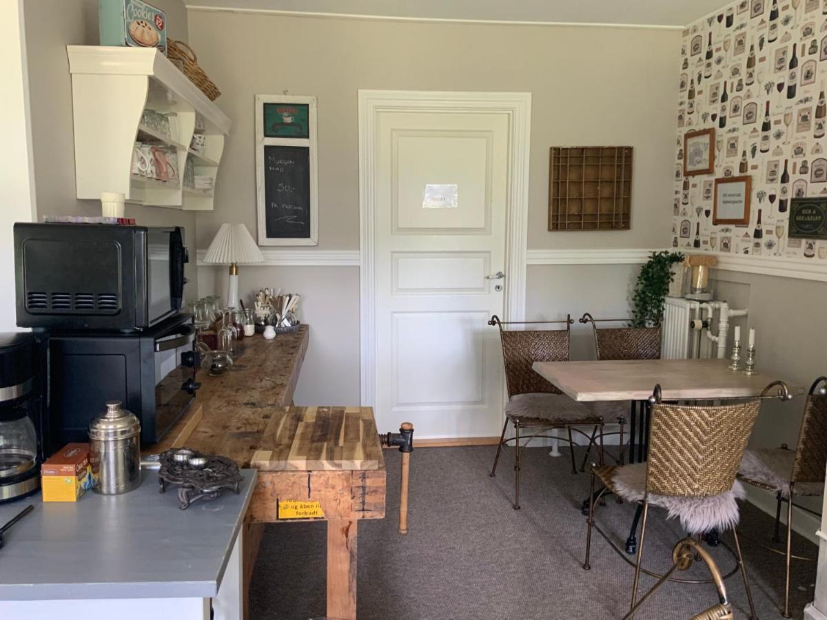 Den Gamle Apotekergaard Bed & Breakfast Hong Exterior photo